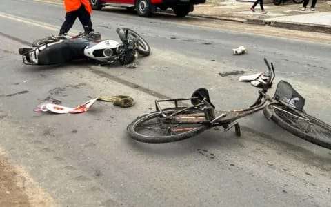 Murió tras el choque entre una moto y una bicicleta